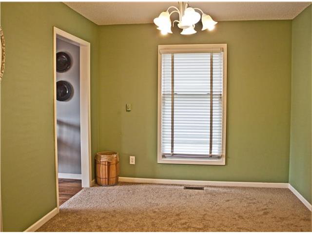 1010 NW 63rd St, Kansas City MO 64118