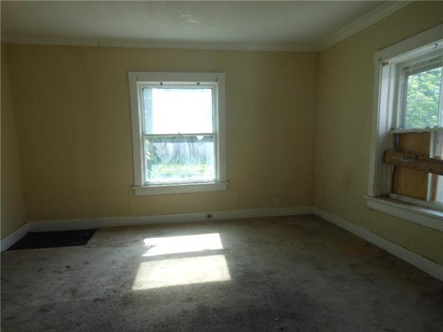 For Sale: 5431 Garfield Ave Kansas City, MO 64130