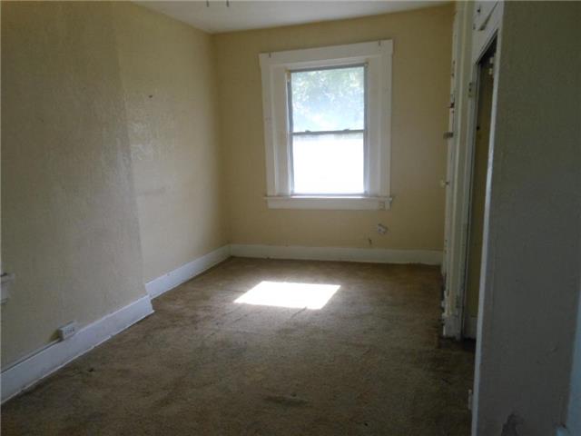 For Sale: 5431 Garfield Ave Kansas City, MO 64130