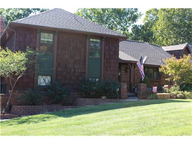 1317 E 109th Ter