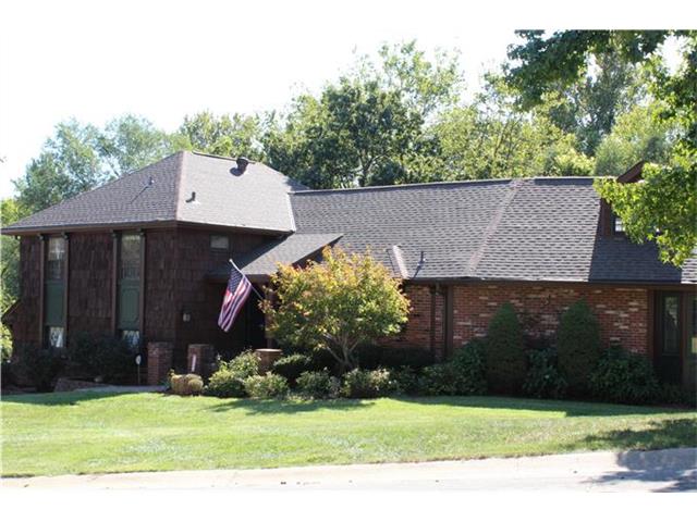 1317 E 109th Ter
