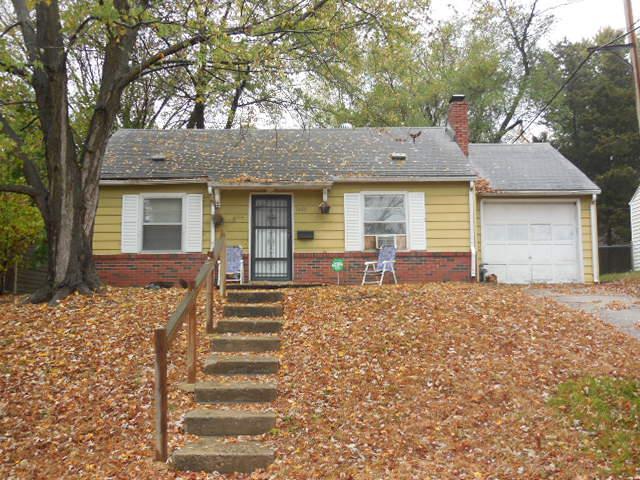 2404 E 68th Ter