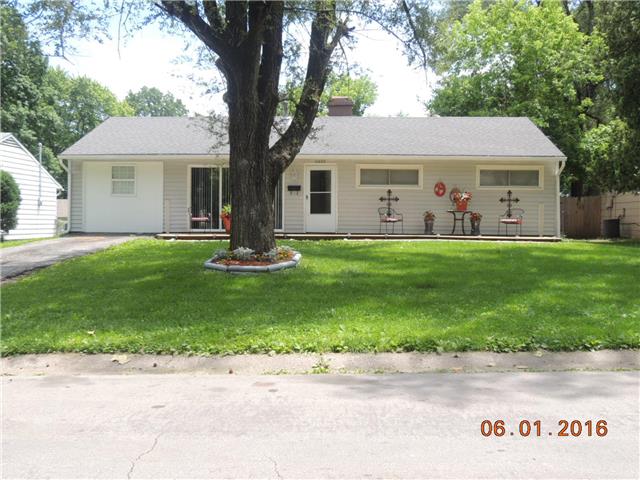 For Sale: 11223 Eastern Ave Kansas City, MO 64134