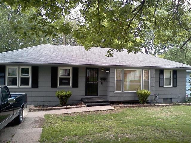 For Sale: 10201 Belmont Ave Kansas City, MO 64134