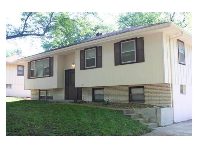 For Sale: 9825 Drury Ave Kansas City, MO 64137