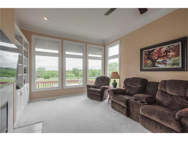 For Sale: 8806 Crysler Ave Kansas City, MO 64138