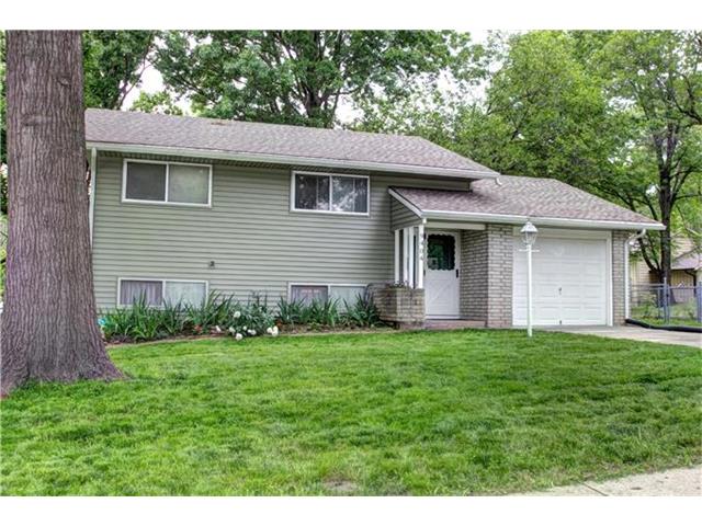 For Sale: 9404 Mckinley Ave Kansas City, MO 64138