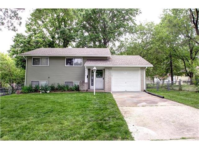 For Sale: 9404 Mckinley Ave Kansas City, MO 64138