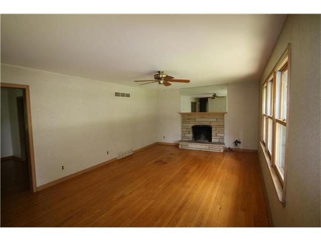 For Sale: 9356 E 77th St Kansas City, MO 64138