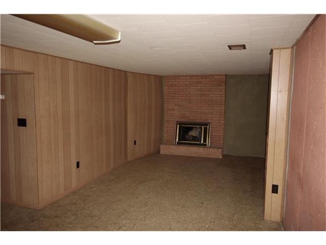 For Sale: 9356 E 77th St Kansas City, MO 64138