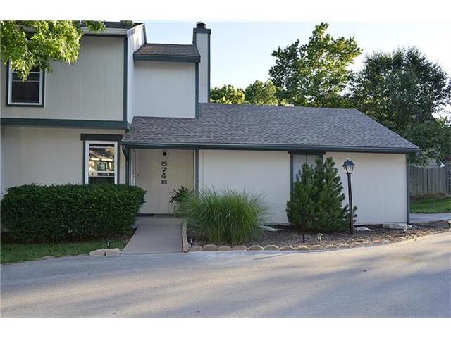 For Sale: 5746 NW Oregon Cir Kansas City, MO 64151