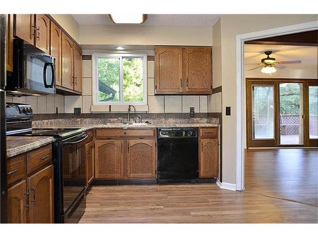 For Sale: 5746 NW Oregon Cir Kansas City, MO 64151