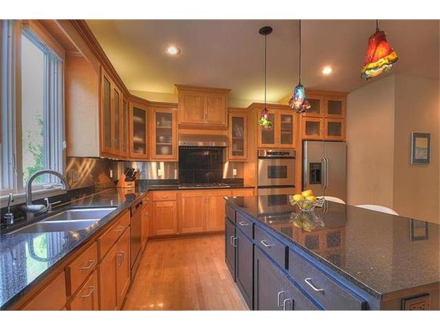 8106 Forest Park Dr