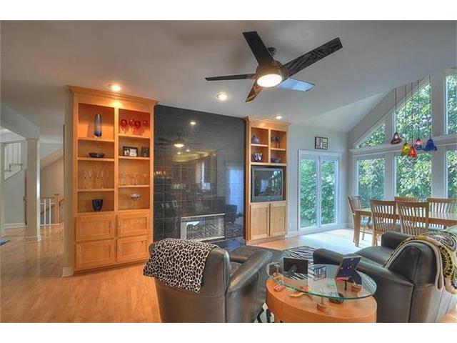 8106 Forest Park Dr