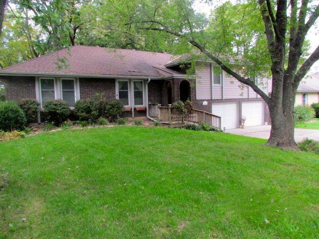 5804 NW Raintree Dr