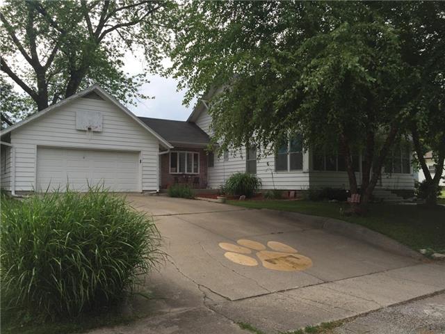 For Sale: 413 Linn St Trenton, MO 64683