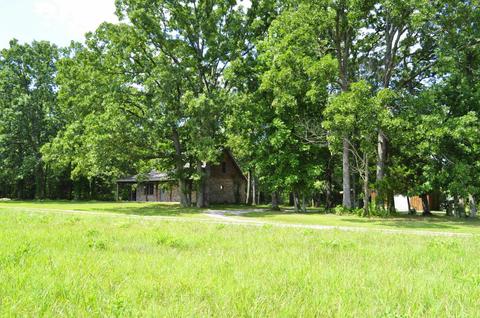 13041 Locust Rd