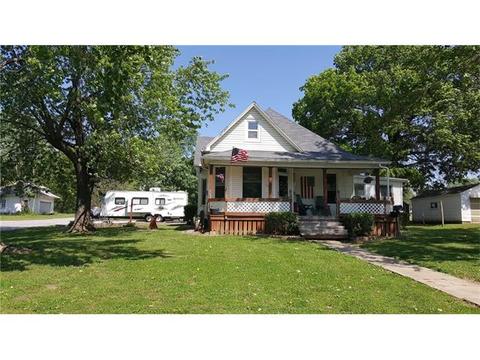 408 Christopher St