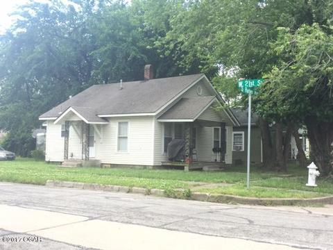 229 N Oak Ave