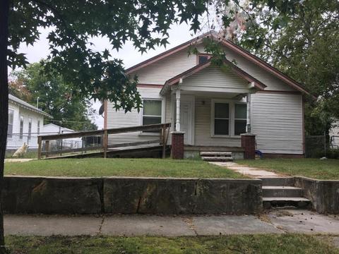 229 N Oak Ave