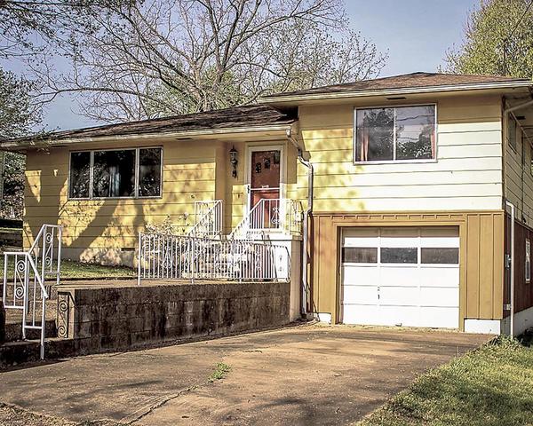 205 N Janice St