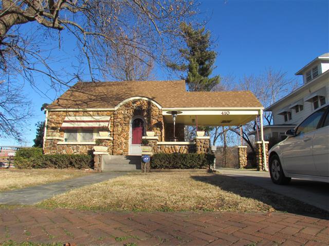616 Wolf Den Rd