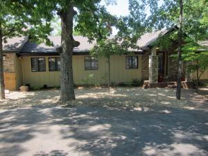343 Big Bear Dr, Lake Ozark MO 65049