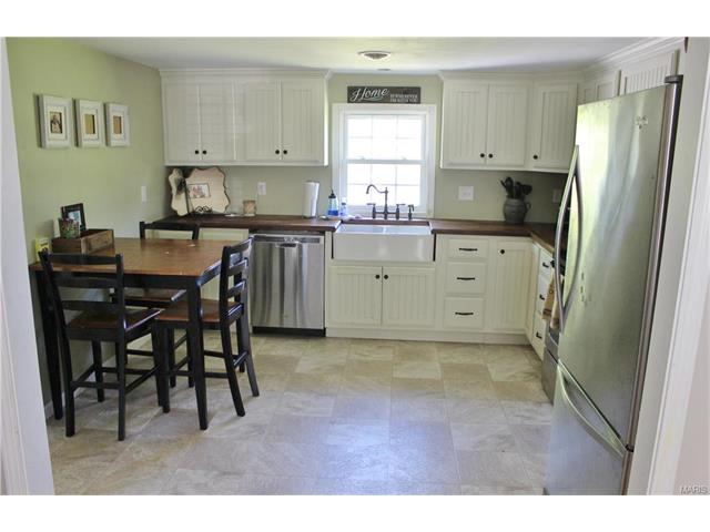 For Sale: 736 Arlie St Edgar Springs, MO 65462