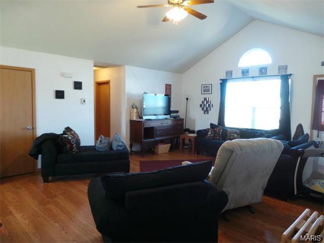 For Sale: 2316 Cranberry Lebanon, MO 65536
