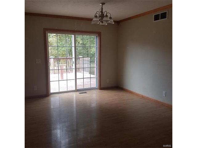 37001 Willow