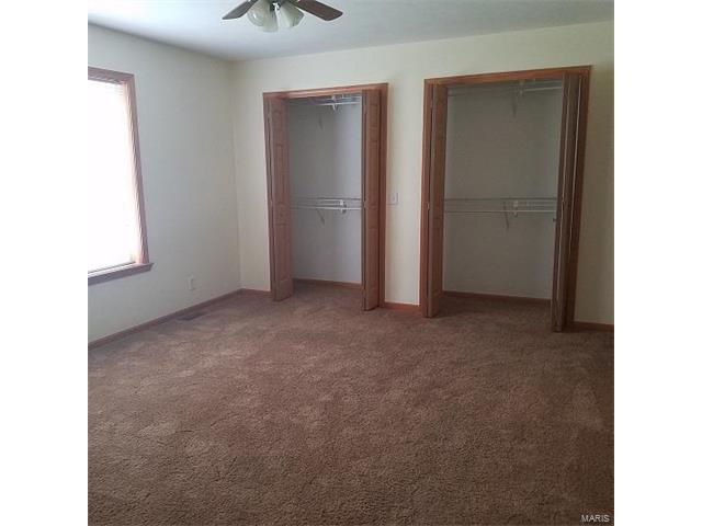 37001 Willow