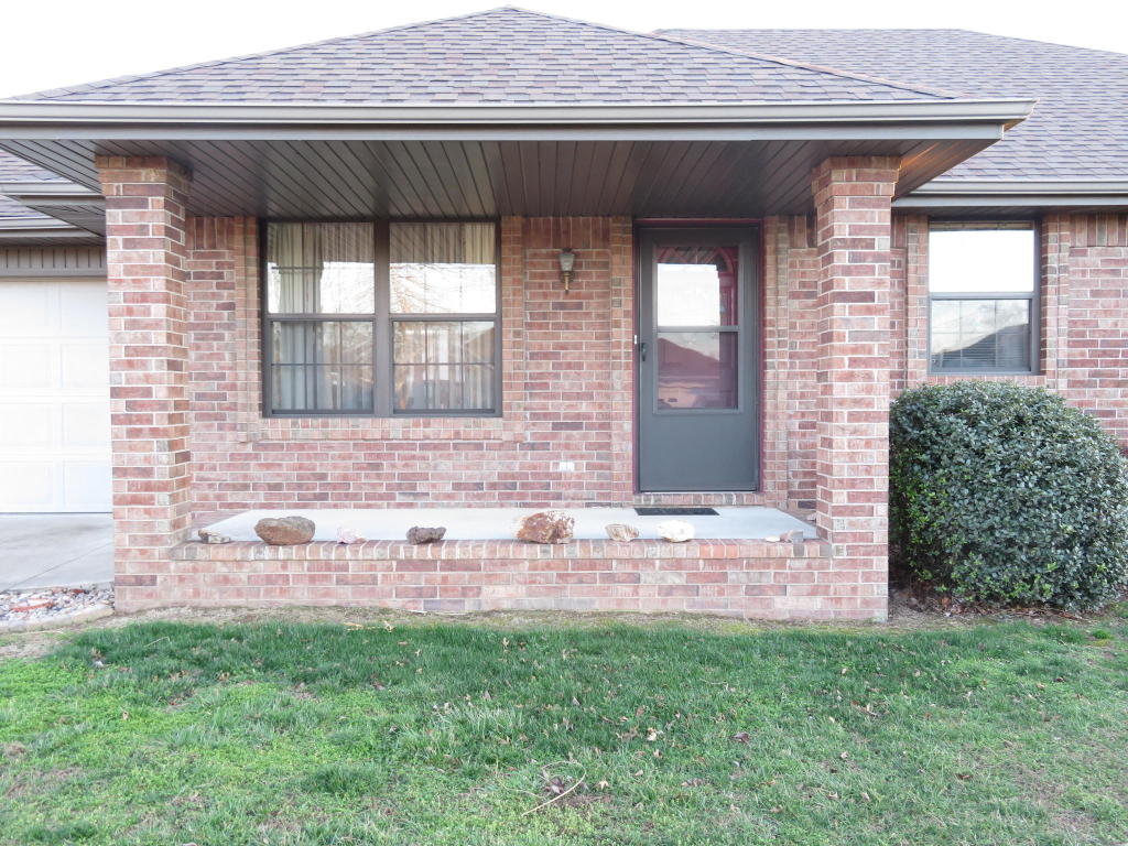 104 Spruce Ave