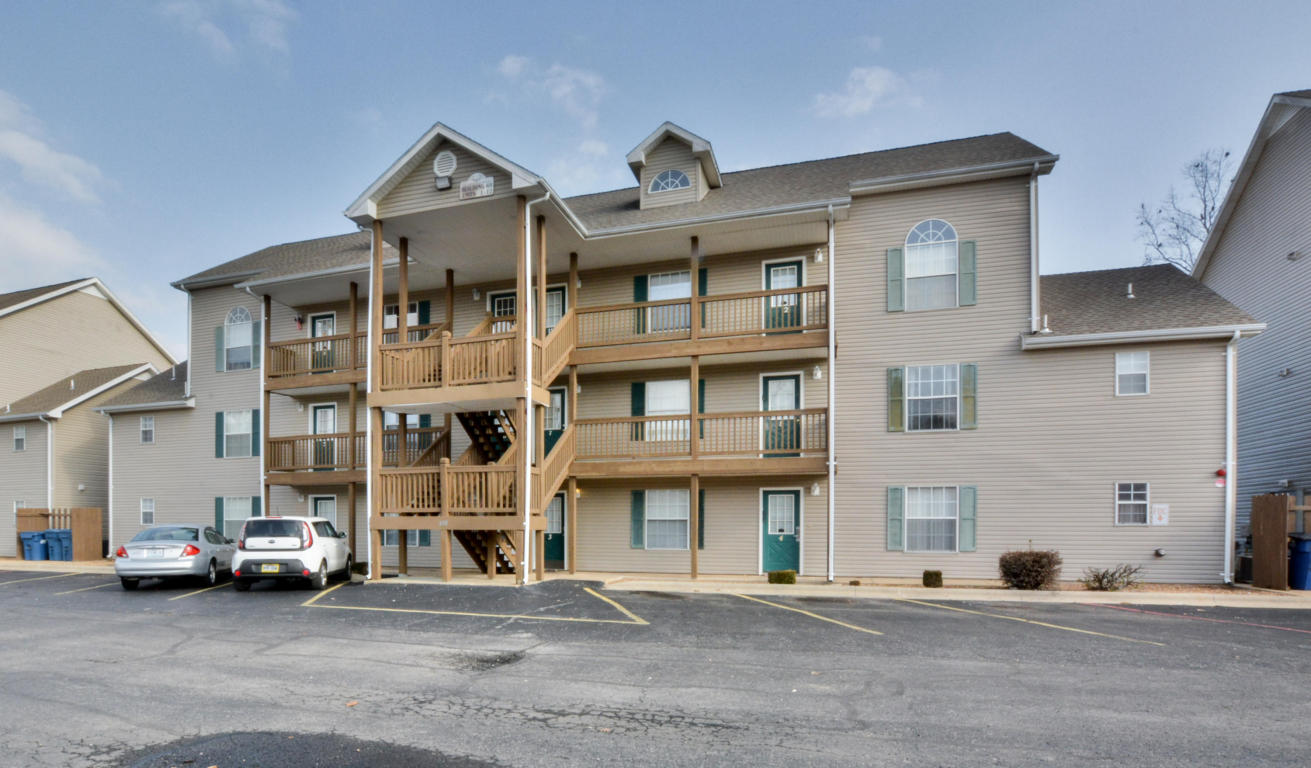 1001 Golf Dr #9