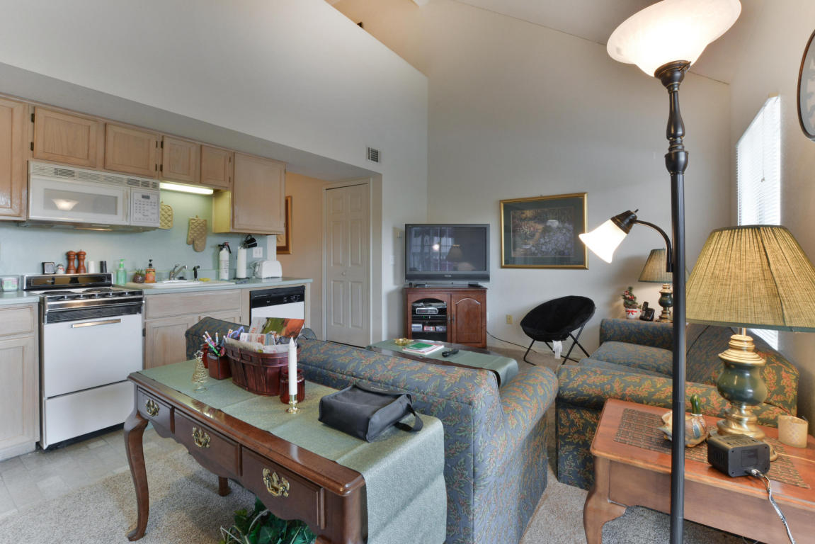 1001 Golf Dr #9