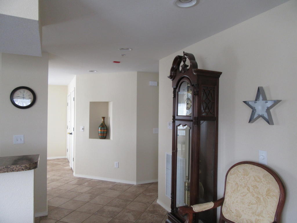 305 Wimbledon Dr #4