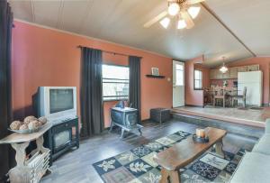 8 Lake Forest Dr