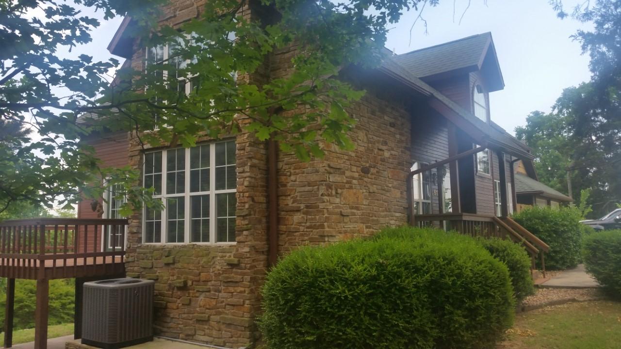 9 Pine Ln
