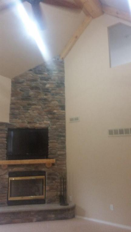 9 Pine Ln