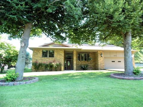 829 Rosemary Ave