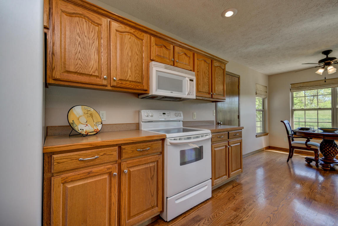 21285 Lawrence 2073
