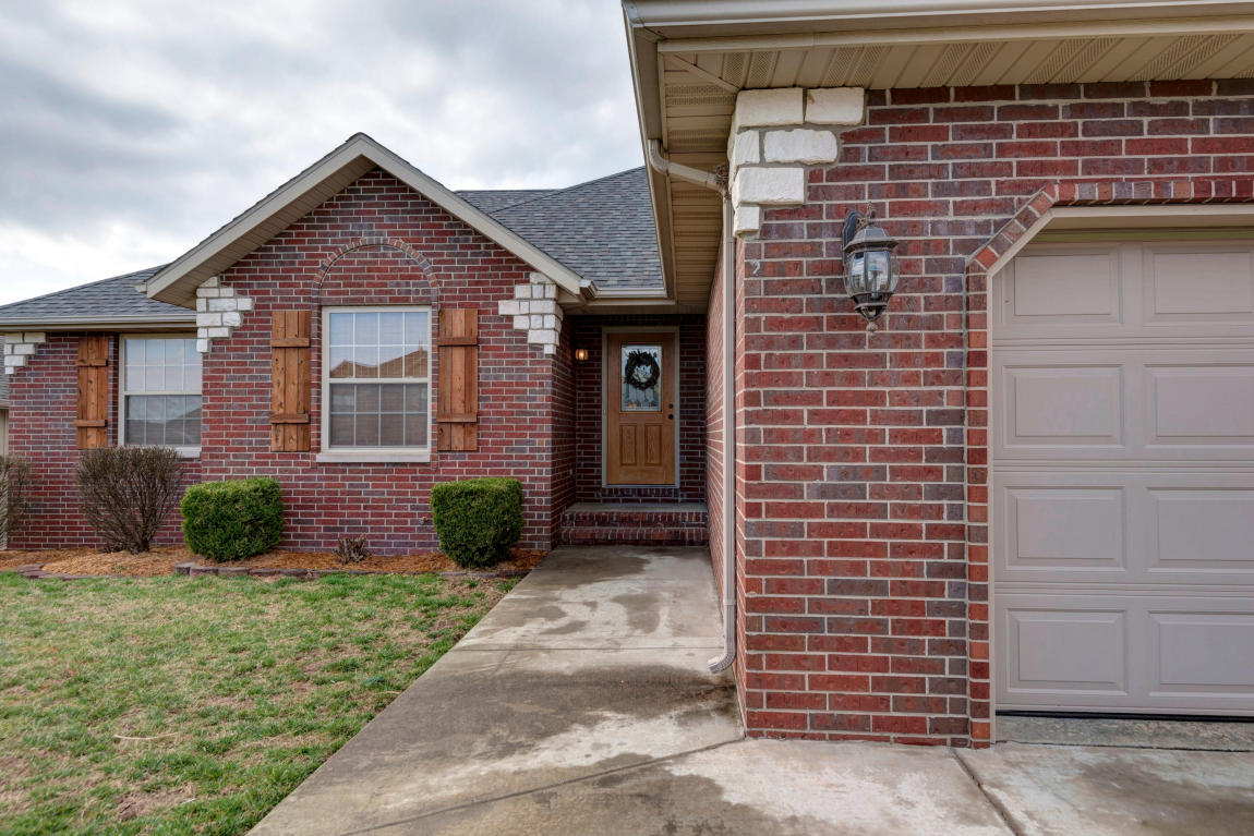 641 N Maplewood Hills Rd
