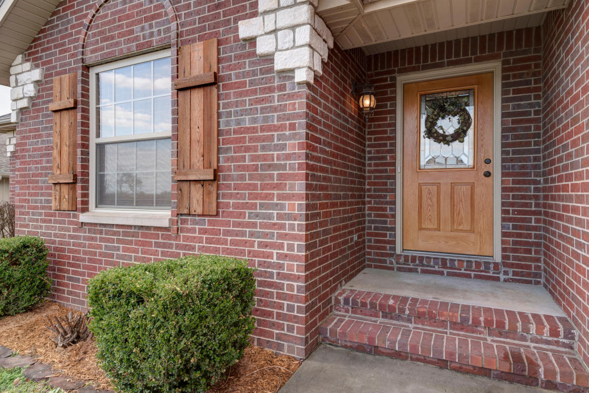 641 N Maplewood Hills Rd