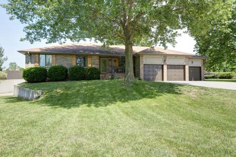 715 N Hawthorn Ct