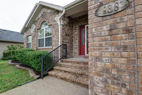 938 E Ozark Jubilee Rd