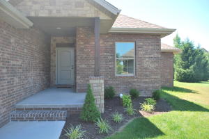 For Sale: 1103 N Gretchen St Nixa, MO 65714