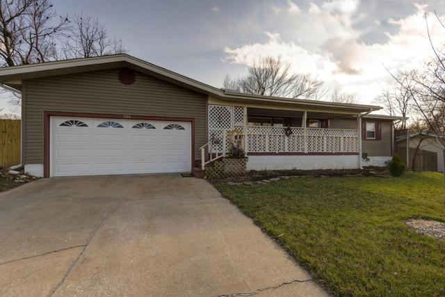 2106 N Bradbury Ln