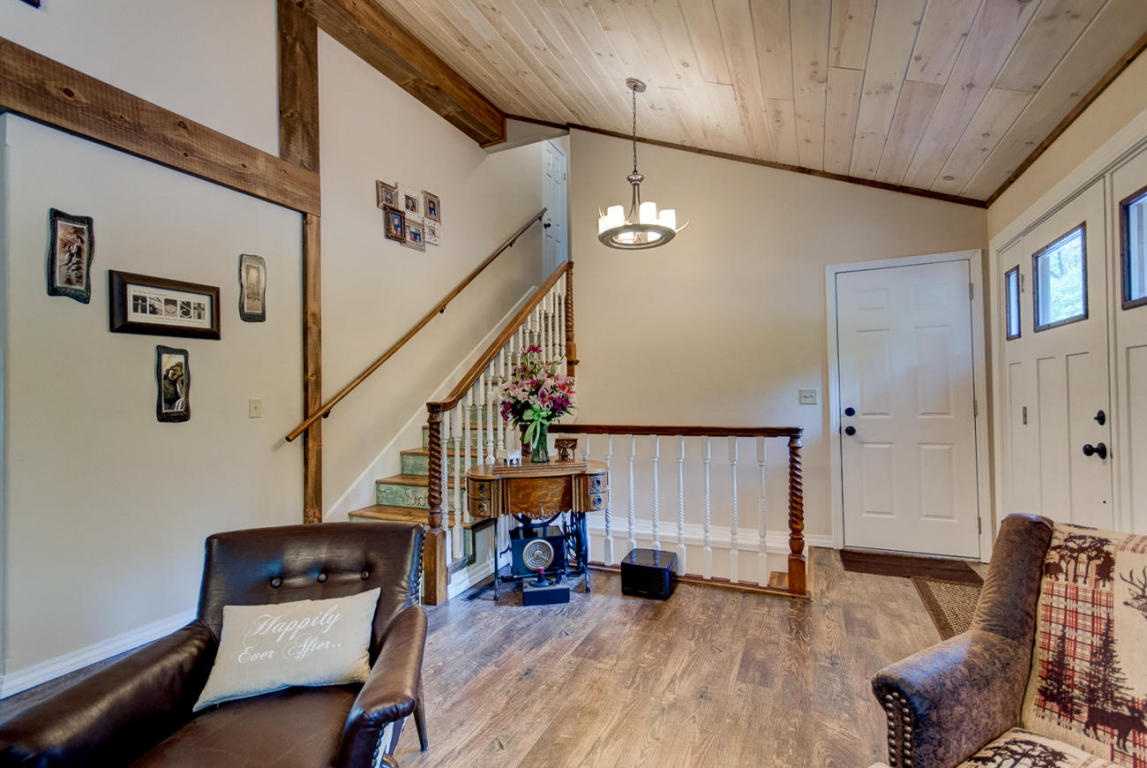132 Dry Creek Ln