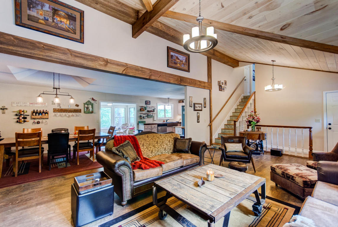 132 Dry Creek Ln