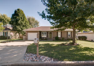 1504 W Warren Ave