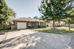 1504 W Warren Ave